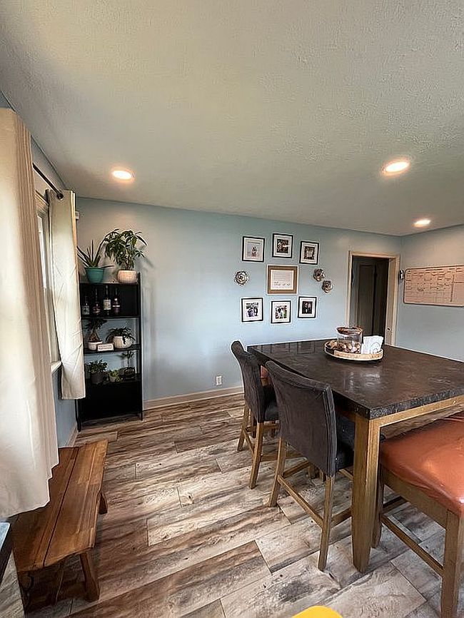 Photo of 2042 Fisher Ave, Indianapolis, IN