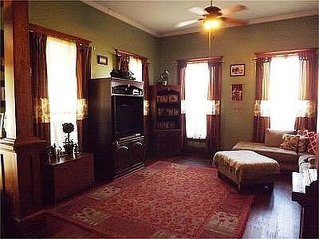 Image of 1000 N Park St