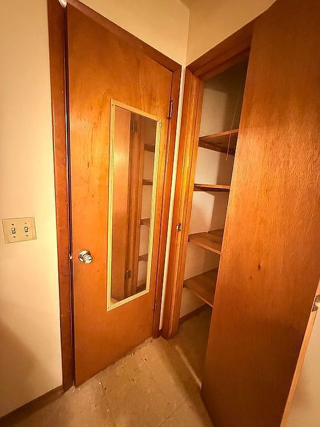 Additional photo 3 of property located at 619 W 3rd St