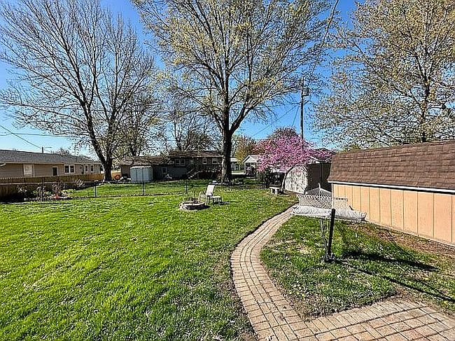Photo of 305 W Spring St, Eldridge, IA