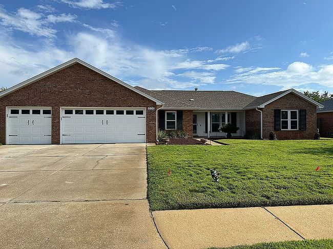 Image of 606 Windy Ln