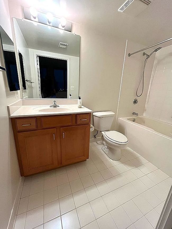 Photo of 414 Water St Unit 1603, Baltimore, MD