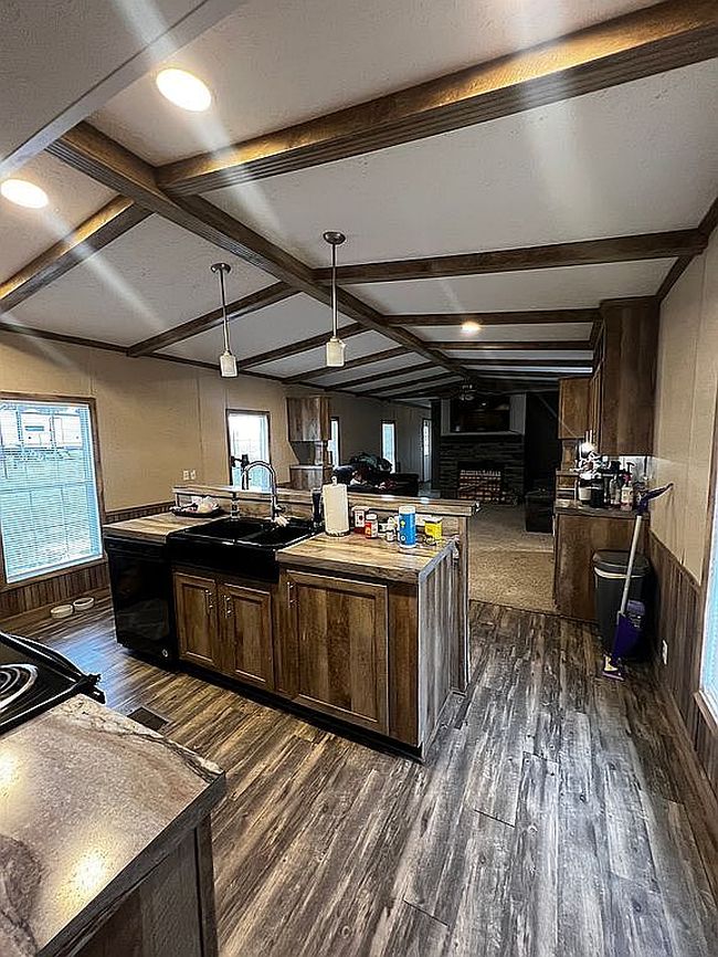 Image of 2121 County Road 1488