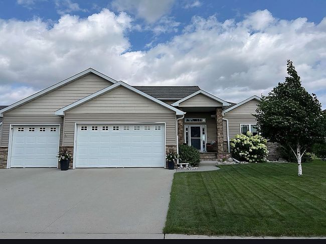 Photo of 3713 12th St W, West Fargo, ND