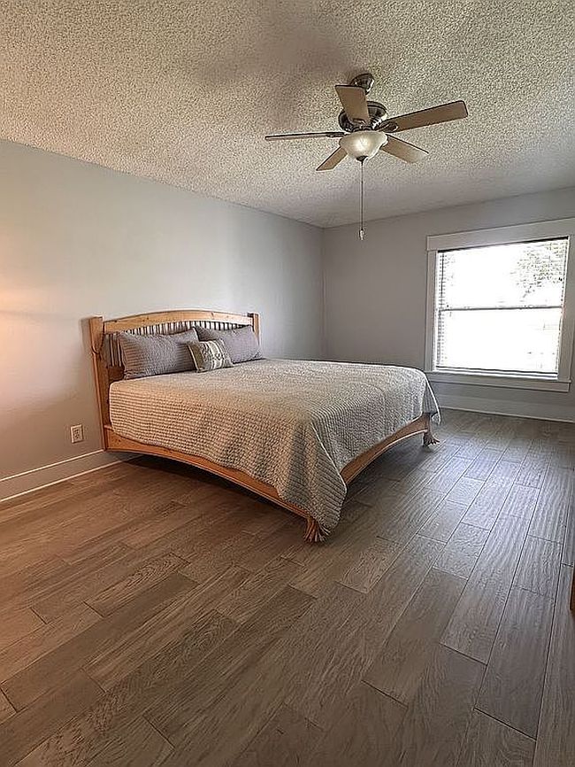 Photo of 974 E 13th Sq, Vero Beach, FL