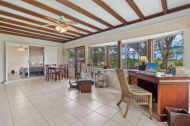 Photo of 900 W Shannon Ct, Venice, FL