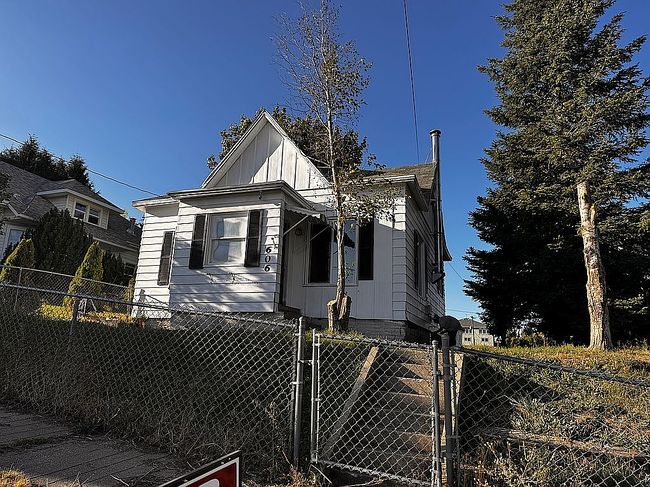 Photo of 606 W Steptoe Ave