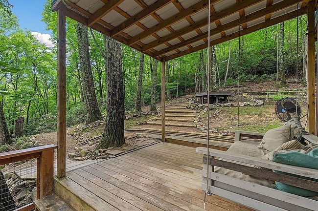 Photo of 114 Whisper Wood Ln, Johnson City, TN