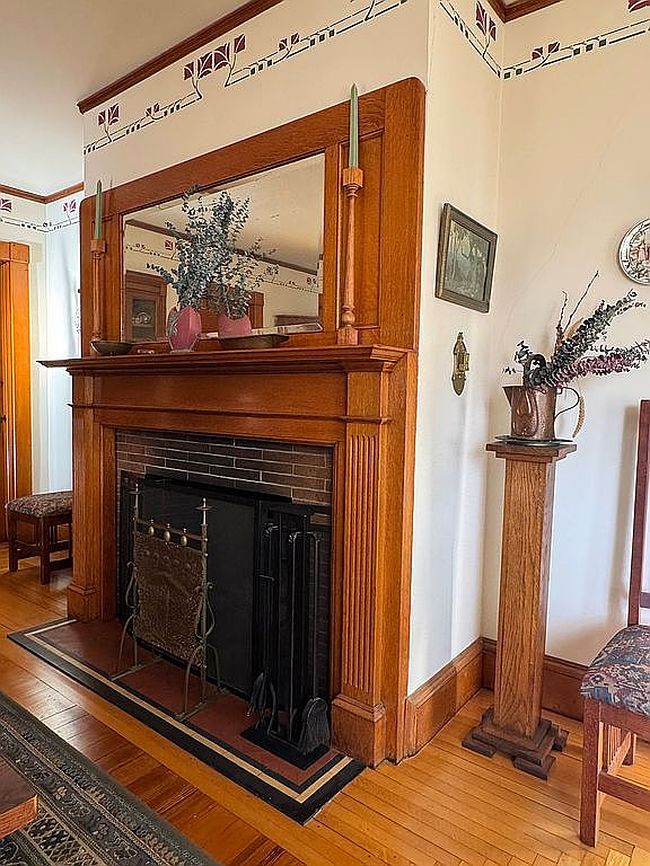Photo of 33 S Main St, New Milford, CT