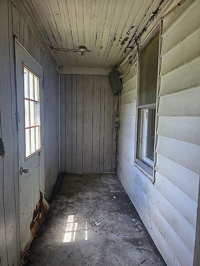 Image of 386 S Napoleon Rd