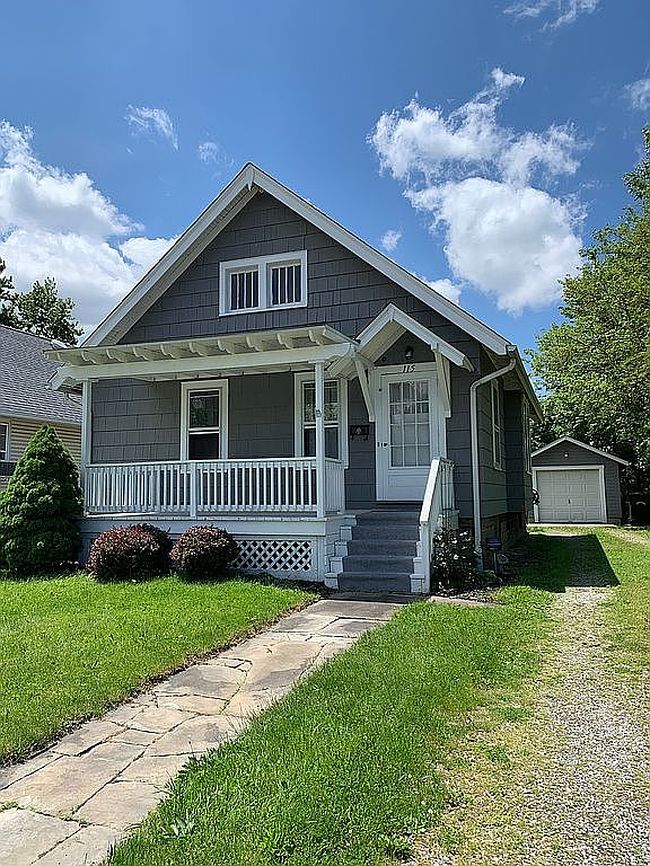 Photo of 115 Woodbury St, Elyria, OH