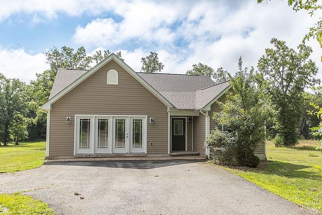 Photo of 1060 Jennys Creek Rd, Roseland, VA