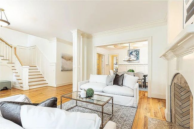 Additional photo 1 of property located at 158 E Wesley Rd Ne