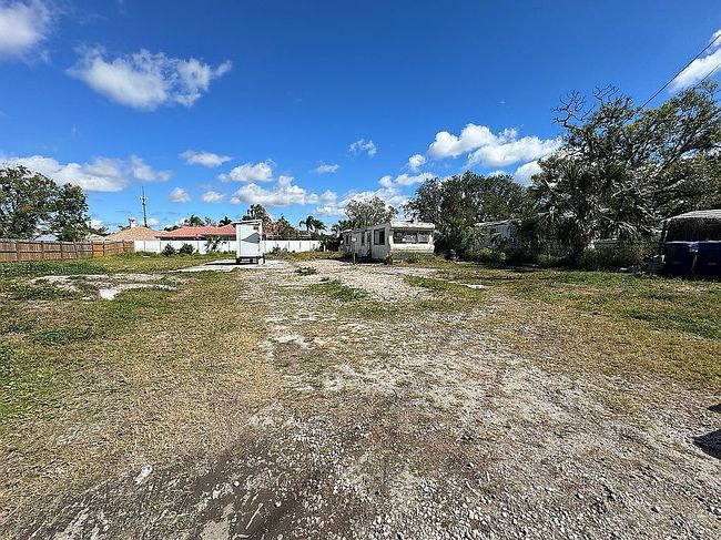 Image of 4929 Victoria Ave