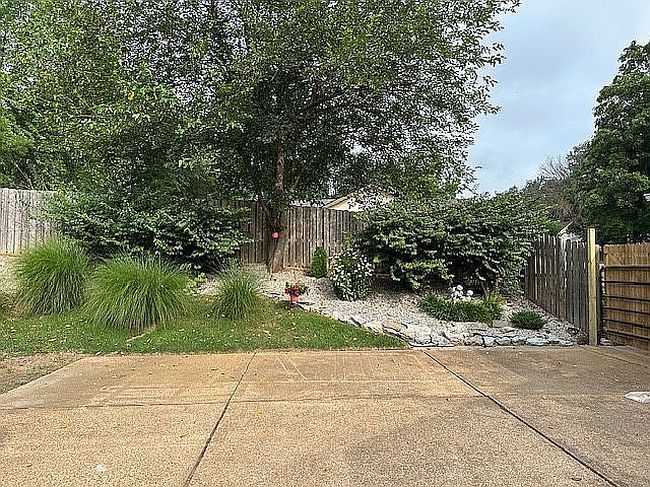 Photo of 15286 Golden Rain Dr, Chesterfield, MO