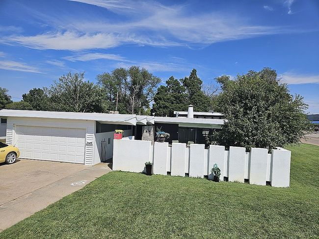 Image of 1121 Pershing Ave