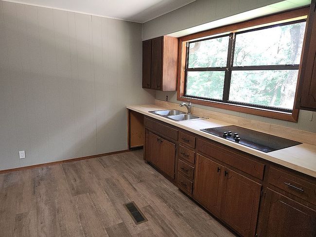 Additional photo 2 of property located at 171 Maewood Dr