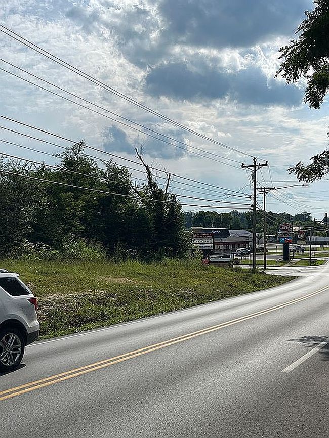 813 Tennessee Rd, Albany, KY