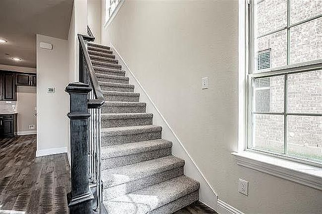Image of 929 Estelle Dr