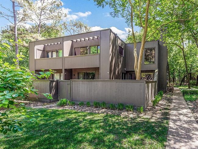 Photo of 271 Litchfield Ln, Houston, TX