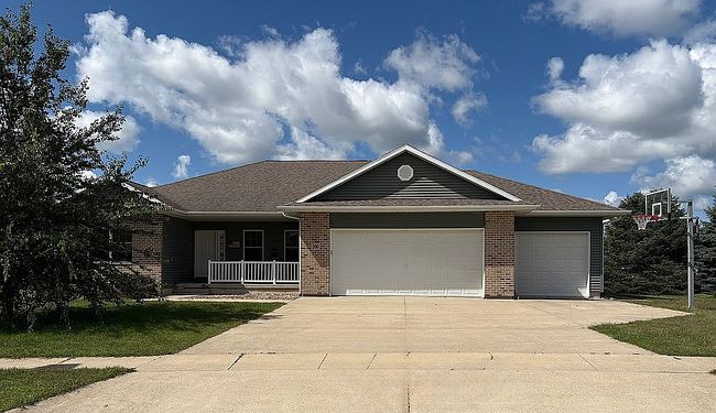 Photo of 200 Pheasant Ln