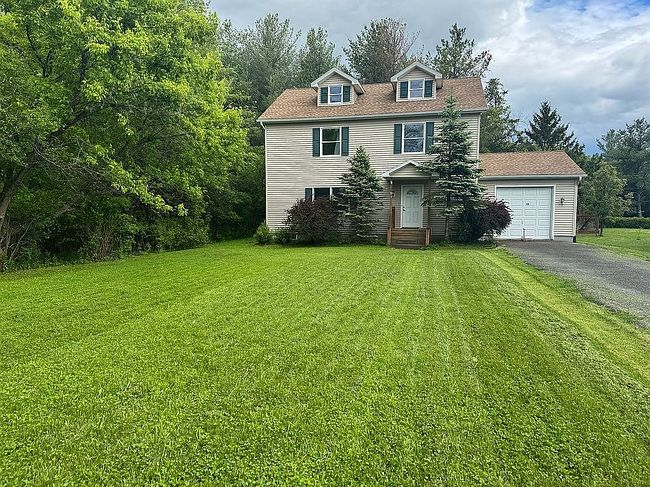 Photo of 37 Rip Van Winkle Dr, Athens, NY