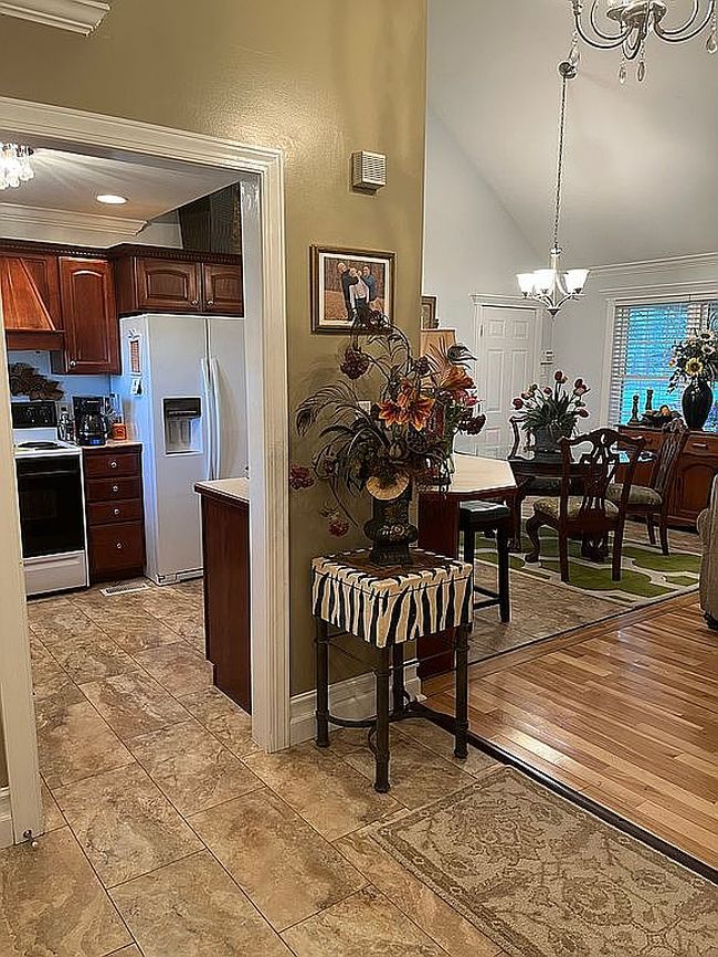 Photo of 245 Autumn Dr, London, KY