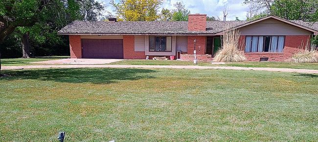 Preview of property located at 616 W 1st St