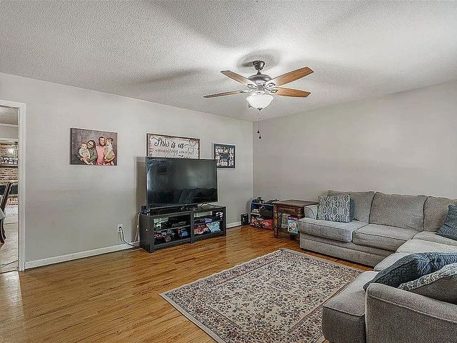 Image of 2126 Rolling Hills Rd