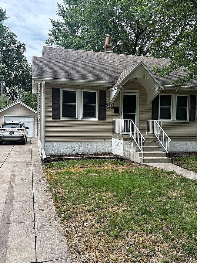 2511 W Charles St, Grand Island, NE