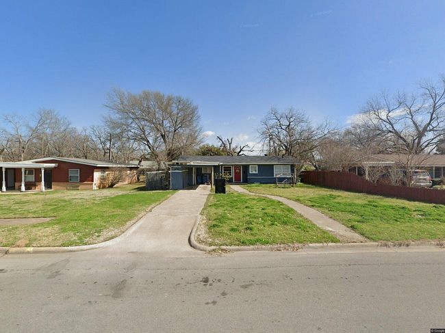 Photo of 1805 Bowie Dr, Corsicana, TX