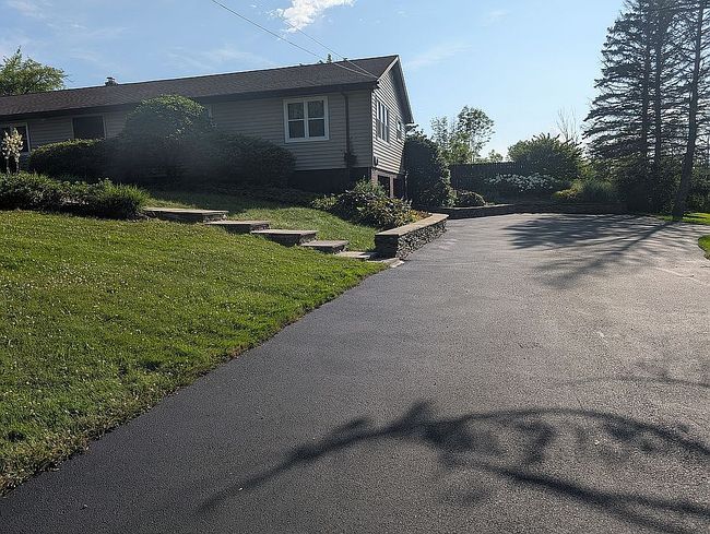Photo of 717 N Abington Rd, Waverly, PA