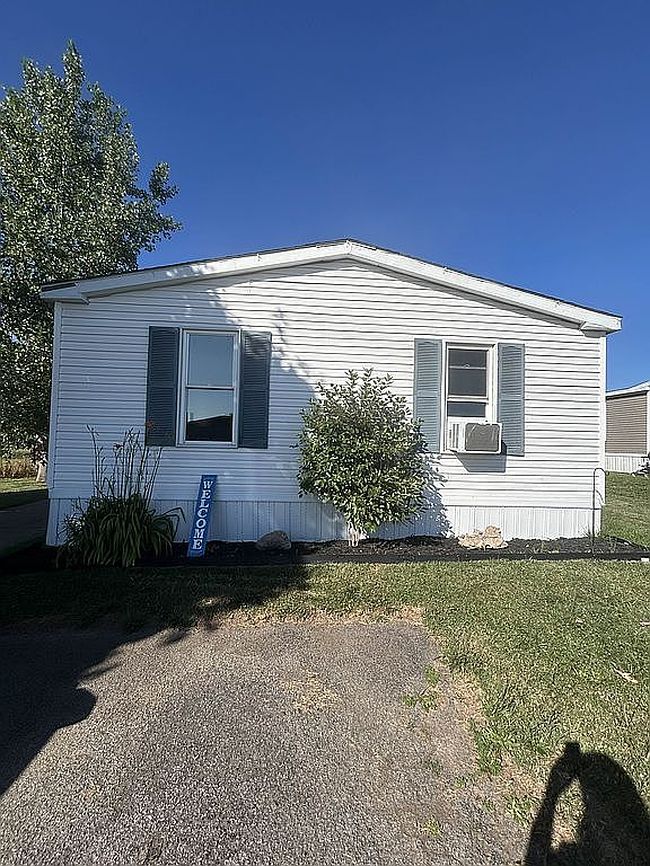 Photo of 179 Trinity Dr, Holley, NY