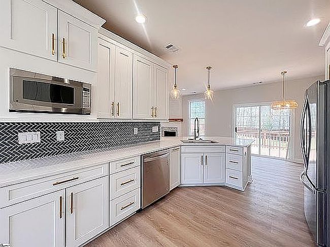 Photo of 22 Heather Stone Ct, Simpsonville, SC
