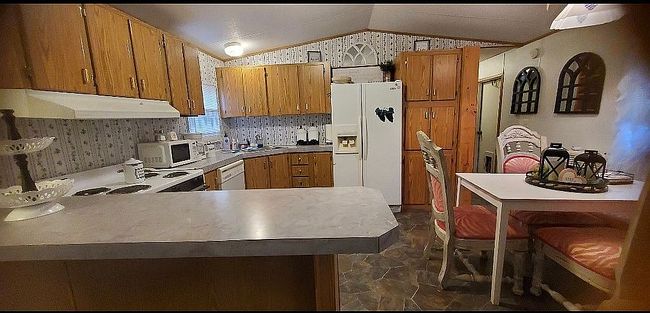 Image of 110 E 1st St