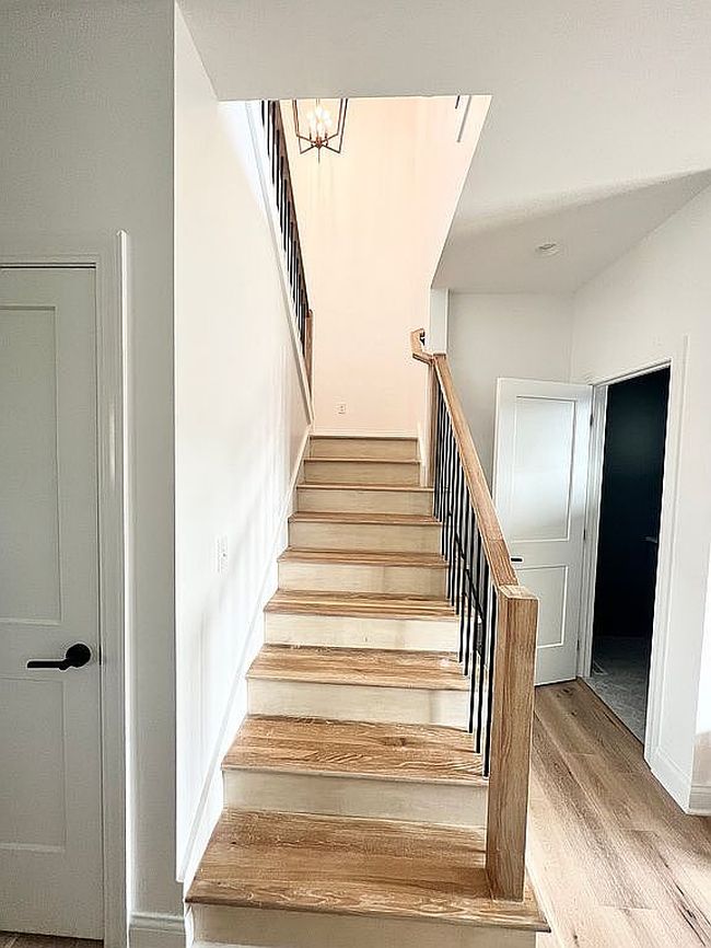 Additional photo 1 of property located at 121 Canter Ct