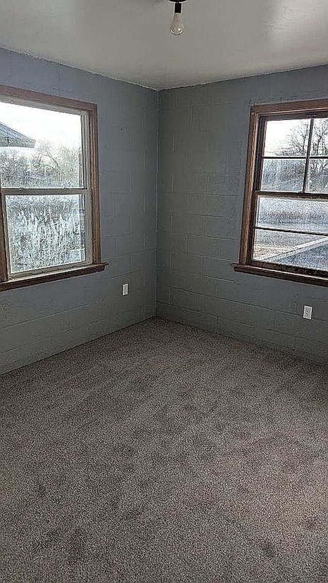 Image of 906 N 6th Ave