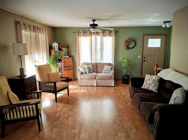 Photo of 225 E Spruce St, Hesston, KS