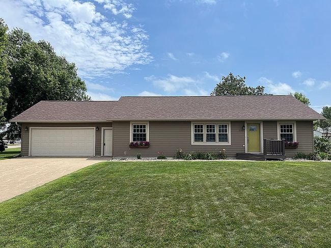 Photo of 1192 4th Ave Ne, Sioux Center, IA