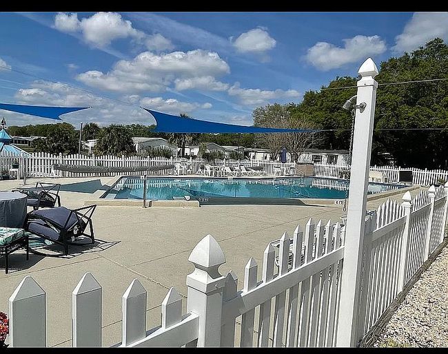 Image of 7 Landing Dr #4