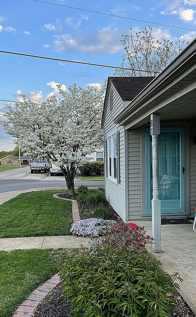 Photo of 61 Johnstan St, Owingsville, KY