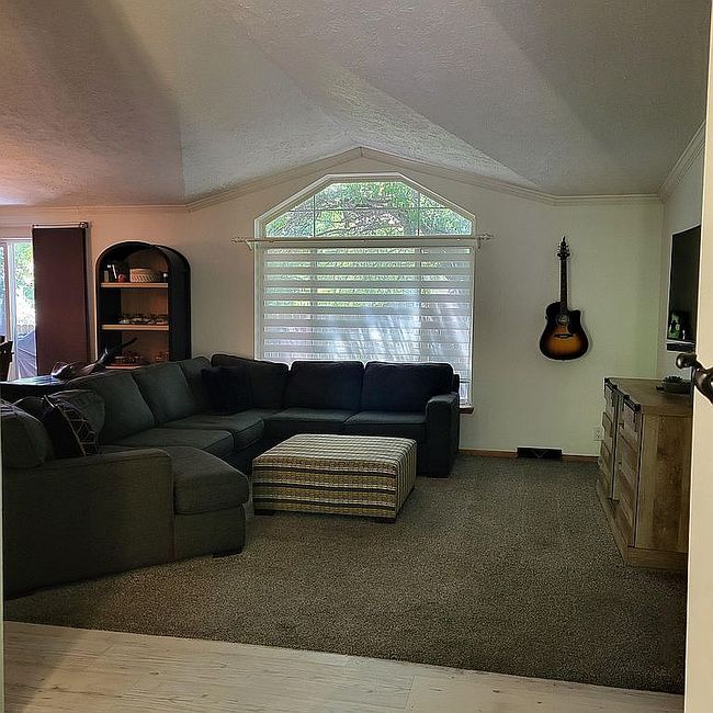 Photo of 53 Cottonwood Dr, Columbus, NE