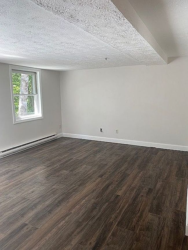 Photo of 17 Water St Apt 9, Kennebunk, ME