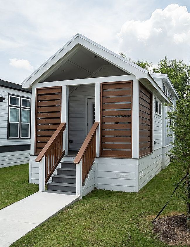Preview of property located at 5813 Strathern Dr