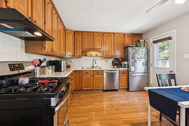 Photo of 509 Fenton Ave, Romeoville, IL