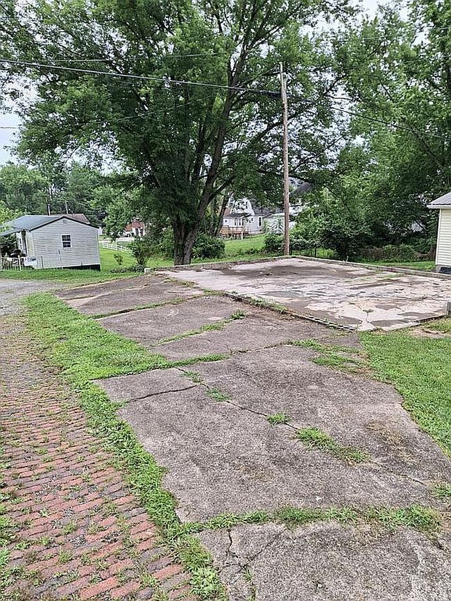 Photo of 108 S Paul St, Woodsfield, OH