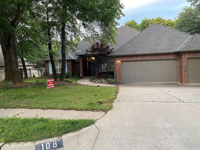 Image of 108 N Bradbury Dr