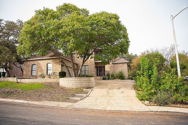 2443 Trace Oak, San Antonio, TX