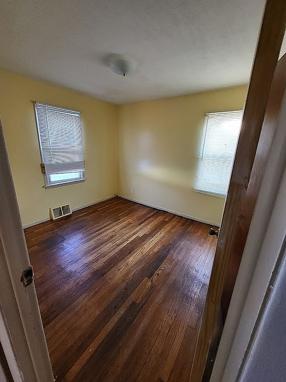 Additional photo 3 of property located at 4461 E 158th St