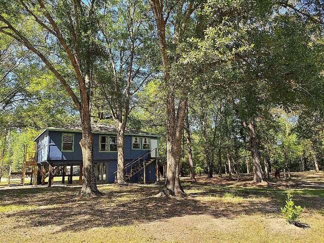 Additional photo 1 of property located at 20 Oak Tree Dr